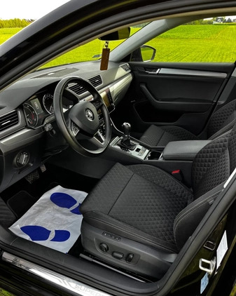 Skoda Superb cena 93000 przebieg: 162000, rok produkcji 2017 z Żory małe 191